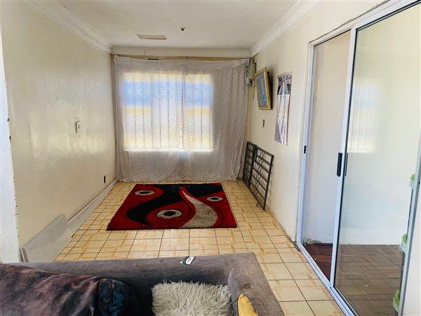 3 Bedroom Property for Sale in Sabata Dalindyebo Square Western Cape